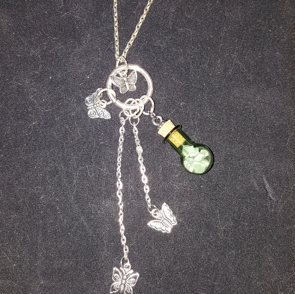 Necklaces - Picture 2 of 8